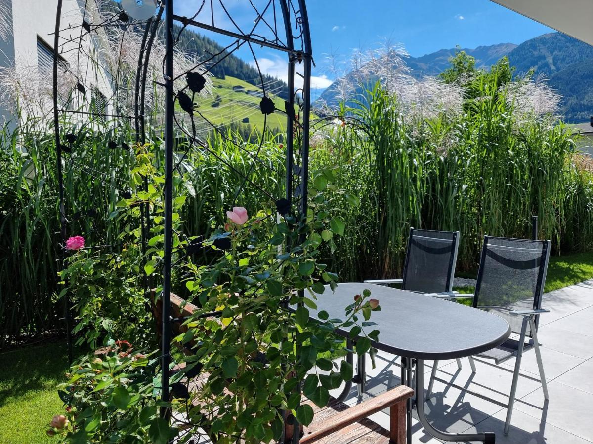 Golf & Mittersill: Slopeside Retreat With Sommercard *